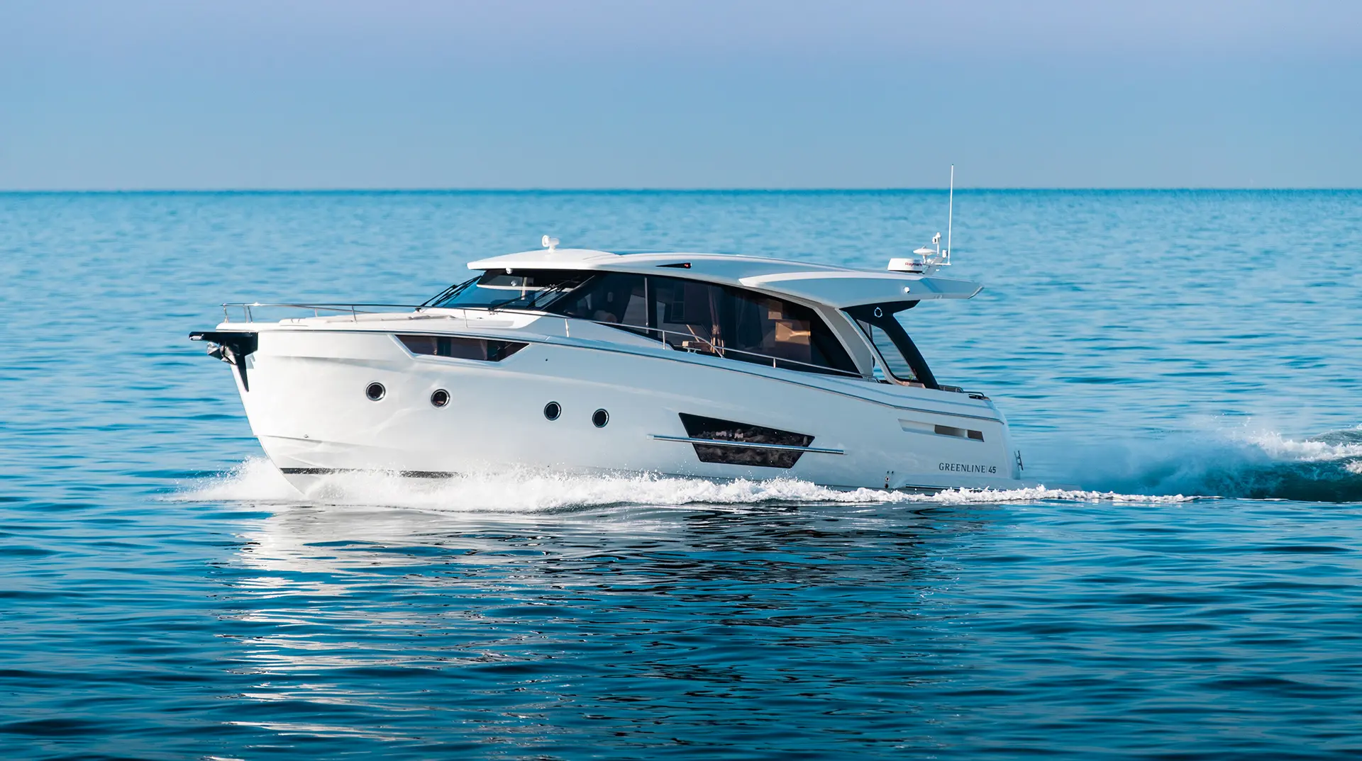 Greenline Yachts 45 Coupe